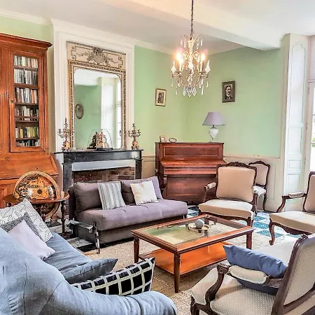 乡村民宿 Villars-en-pons Chateau Sleeps 14 Pool Wifi *